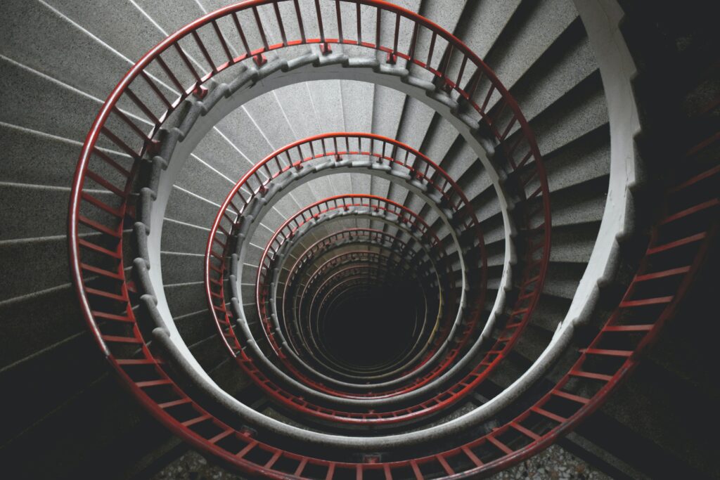 An endless circulating staircase